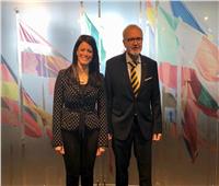 رانيا المشاط تلتقي رئيس بنك الاستثمار الأوروبي خلال فعاليات منتدى «دافوس»