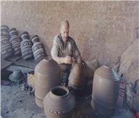 حكايات| صناعة الفخار.. فن تشكيل الطين بقرية جاويش
