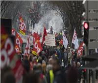 إضراب عمال قطاعى الطاقة والنفط الفرنسيين ضد قانون التقاعد بفرنسا