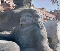 وصفه رواد السوشيال ميديا بـ«الست اطاطا».. تمثال جديد يثير الجدل في أسيوط