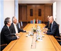 سفير مصر في بودابست يلتقي رئيس الوزراء المجري ونائبه
