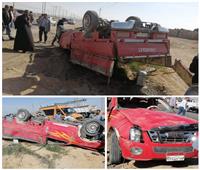 صور| إصابة 3 أشخاص في انقلاب سيارة ربع نقل على صحراوي قنا
