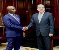 السفير ياسر العطوى يلتقى رئيس وزراء جمهورية بوروندي