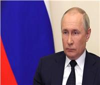 بوتين يصف محاولات الغرب إلغاء الثقافة الروسية بـ«الغباء»
