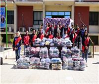 «طلاب من أجل مصر» بجامعة سوهاج  يوزع بطاطين وملابس على الأسر الأكثر احتياجًا