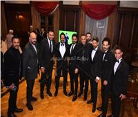 تامر حسني يصل حفل زفاف «أحمد عصام» | صور