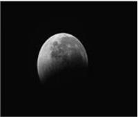 غدًا.. يظهر قرص القمر بدرًا ويبلغ لمعانه 99.8%