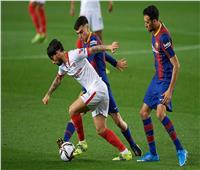 انطلاق مباراة برشلونة وإشبيلية في قمة الدوري الإسباني | بث مباشر