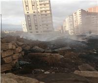 السيطرة على حريق مخلفات داخل أرض بمنطقة آثار بنها دون إصابات