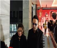 مصطفى قمر وزوجته يصلان العرض الخاص لفيلم «الحب بتفاصيله»| صور
