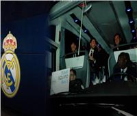 لحظة وصول ريال مدريد لمطار الرباط استعدادًا للأهلي في مونديال الأندية | فيديو