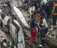 سحب 28 ألف شخص من المناطق المنكوبة جراء الزلزال بتركيا 