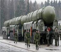 خبير في العلاقات الدولية: تهديد روسيا بالقصف النووي «أرعن» ويهدد السلم العام