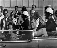 العثور على صورة نادرة لـ«جون كينيدي» قبل اغتياله مباشرًا 
