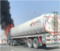 تفحم كابينة سيارة نقل مواد بترولية على طريق السويس الصحراوي| فيديو وصور