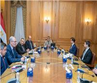 وزير الإنتاج الحربي يستقبل وفد شركة يونانية لمناقشة التعاون المشترك