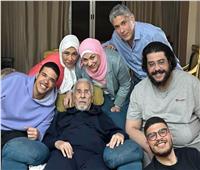 عبد الرحمن أبو زهرة يحتفل بعيد ميلاده الـ89 وسط عائلته | صور