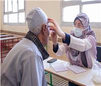 تقديم الرعاية الطبية لـ 813 حالة بقافلة جامعة طنطا في مركز قطور