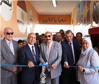 محافظ أسوان ورئيس الأكاديمية العربية يفتتحا المعرض الختامي للأنشطة الثقافية والفنية