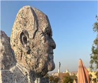 مصمم تمثال مجدي يعقوب: استغرق 22 يومًا ومصنوع من الجرانيت الأحمر