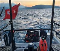 خفر السواحل التركي ينقذ 10 مهاجرين وينتشل 5 جثث في بحر إيجة