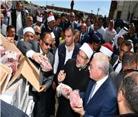 وزير الأوقاف ومحافظ جنوب سيناء يتفقدان توزيع 2 طن من لحوم الصكوك