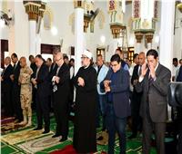وزير الأوقاف يؤدي صلاة الجمعة الأولى من رمضان في بني سويف 