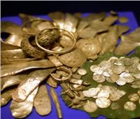 «استرالي» يعثر على صخرة ضخمة مليئة بالذهب في حقول فيكتوريا       