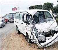 إصابة 6 في حادث تصادم سيارة ميكروباص برصيف بأكتوبر