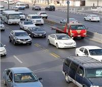 كثافات مرورية متحركة للسيارات بمحاور القاهرة والجيزة