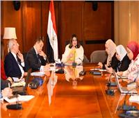 وزيرة الهجرة تناقش أزمة الطلاب المصريين في السودان        