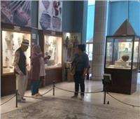 متحف آثار الإسماعيلية يستقبل وفدا من السياح الأجانب لمشاهدة المقتنيات الأثرية