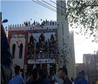 بالصور| أهالي الغربية يحتفلون بعيد الفطر بإلقاء البلالين من أعلى المساجد 