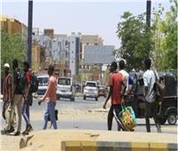 «النزوح واللجوء».. وسيلة السودانيين للفرار من جحيم المعارك