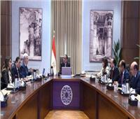 رئيس الوزراء يتابع موقف الطلاب المصريين بالجامعات السودانية مع وزير التعليم العالي