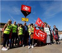 عاملو السكك الحديدية يعتزمون بدء إضراب 13 مايو في بريطانيا