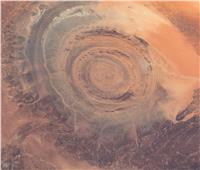 الإماراتي سلطان النيادي ينشر مجموعة صور من الفضاء لــ« عين الصحراء»   