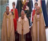 الملك تشارلز الثالث وقرينته يصلان إلى كنيسة ويستمنيستر