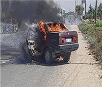 السيطرة على حريق اندلع بسيارة بطريق بفيصل
