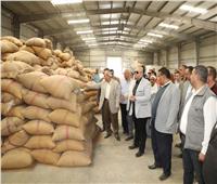 محافظ بني سويف يتابع أعمال توريد القمح بإحدى الشون| صور