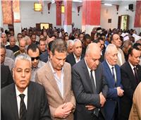 محافظا قنا والأقصر يتقدمان صلاة الجنازة على الكاتب الصحفي محمود بكري