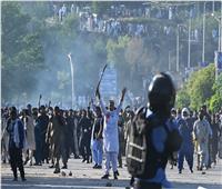 باكستان تنشر الجيش لوقف الاحتجاجات على توقيف عمران خان