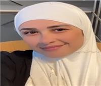 ياسمين عبدالعزيز في طريقها لأداء مناسك العمرة