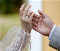 استشاري علاقات أسرية يكشف سبب رفض الفتيات للزواج في بيت عائلة 