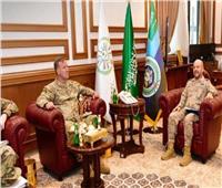 مساعد وزير الدفاع السعودي يستقبل قائد القيادة المركزية الأمريكية بالرياض