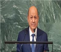 رئيس مجلس القيادة الرئاسي اليمني يصل جدة للمشاركة في القمة العربية