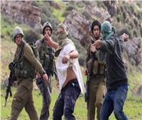 مستوطنون إسرائيليون يهاجمون فلسطينيين شرق رام الله 