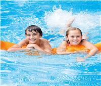 نصائح هامة لحماية الأطفال في حمامات السباحة مع بداية الصيف  