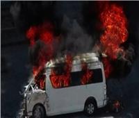 إخماد حريق اندلع داخل سيارة ميكروباص بالوراق
