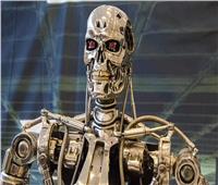 خبير تكنولوجي: روبوتات الذكاء الاصطناعي تصبح «أكثر ذكاءً منا»